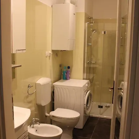 Zaro Apartmán *